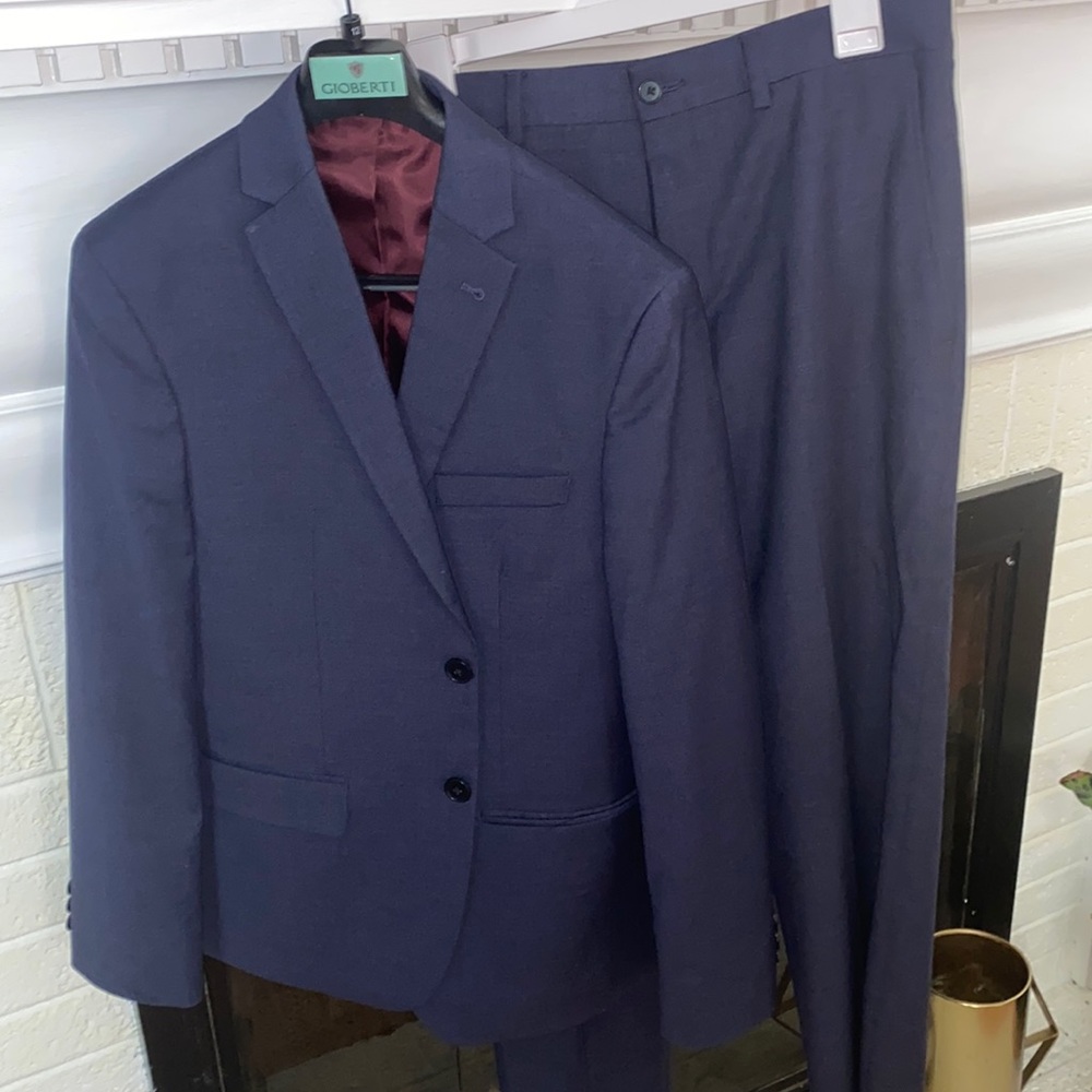 Boys sharp navy blue suit! Excellent condition!